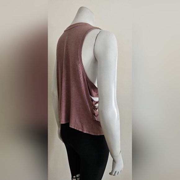 Cut It Out Crop Tank - Picture 8 of 10